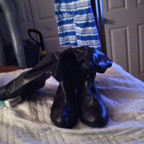 Knee high boots - Picture 1 of 4